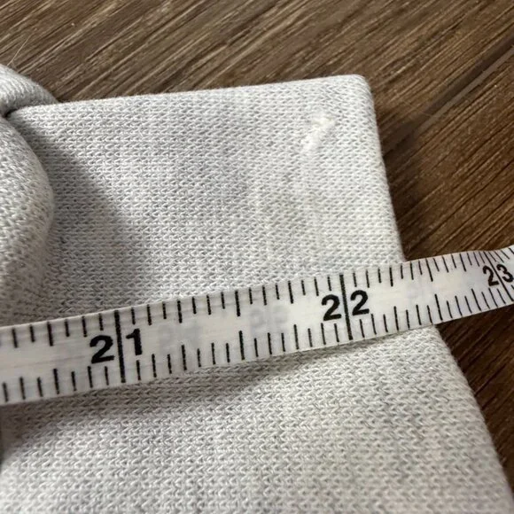 Vintage Walt Disney World Rainbow Embroidered Crewneck Sweatshirt Size Small - Picture 7 of 9